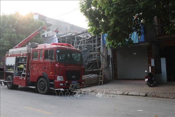 Sập giàn giáo khi đổ trần nhà phố ở Bắc Ninh, 2 người thương vong
